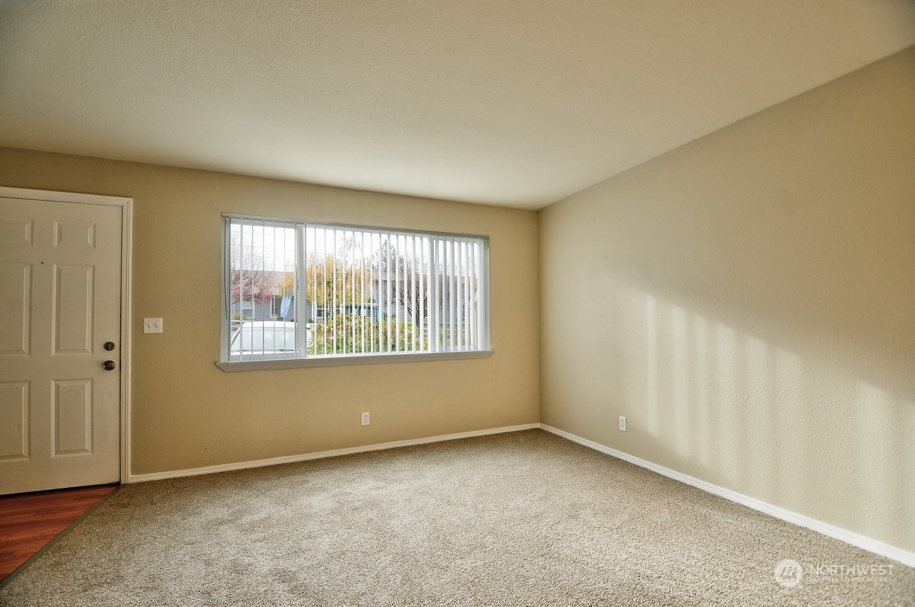 Property Photo:  2300 9th Avenue SW A2  WA 98502 