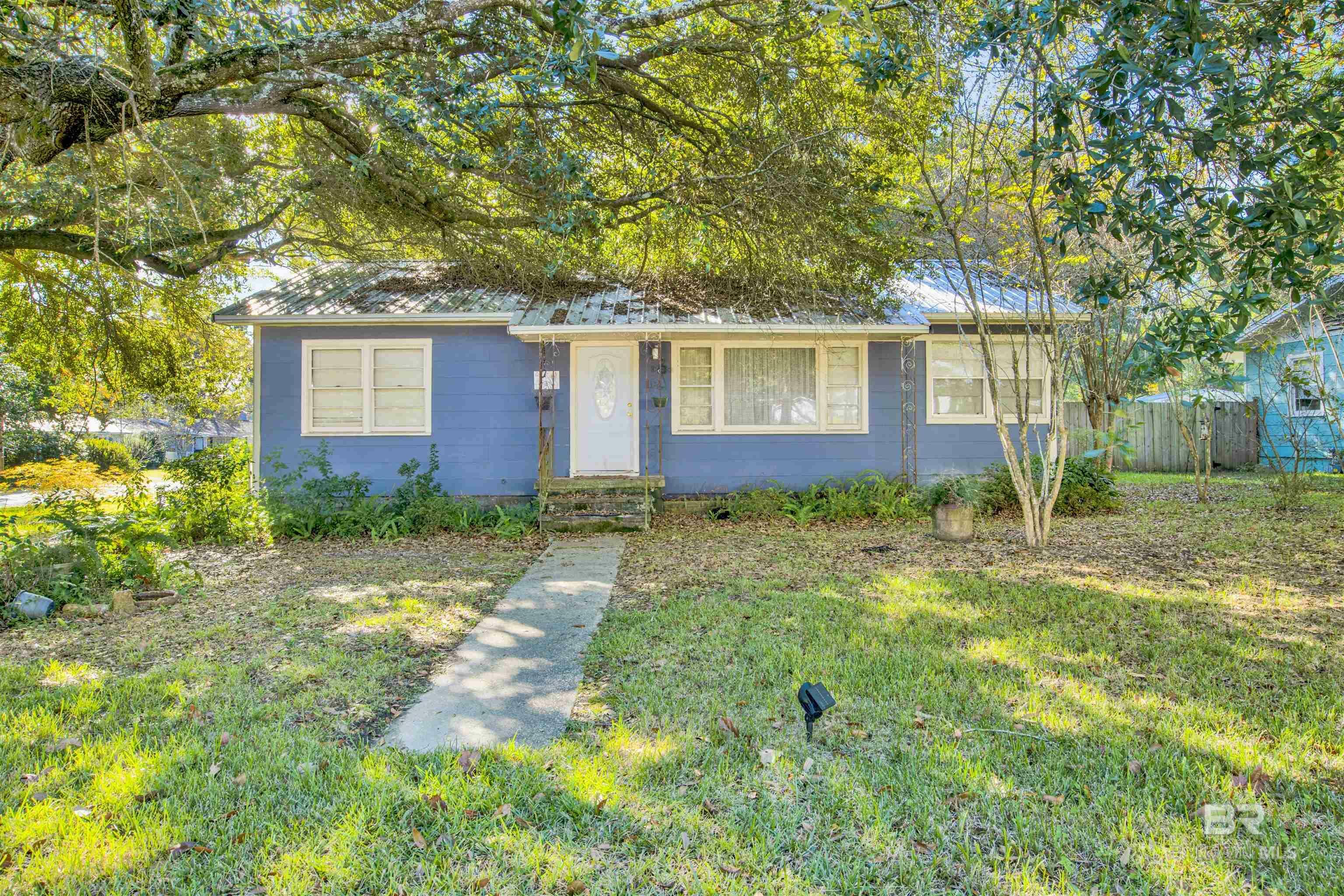 Property Photo:  406 Dogwood Avenue  AL 36532 