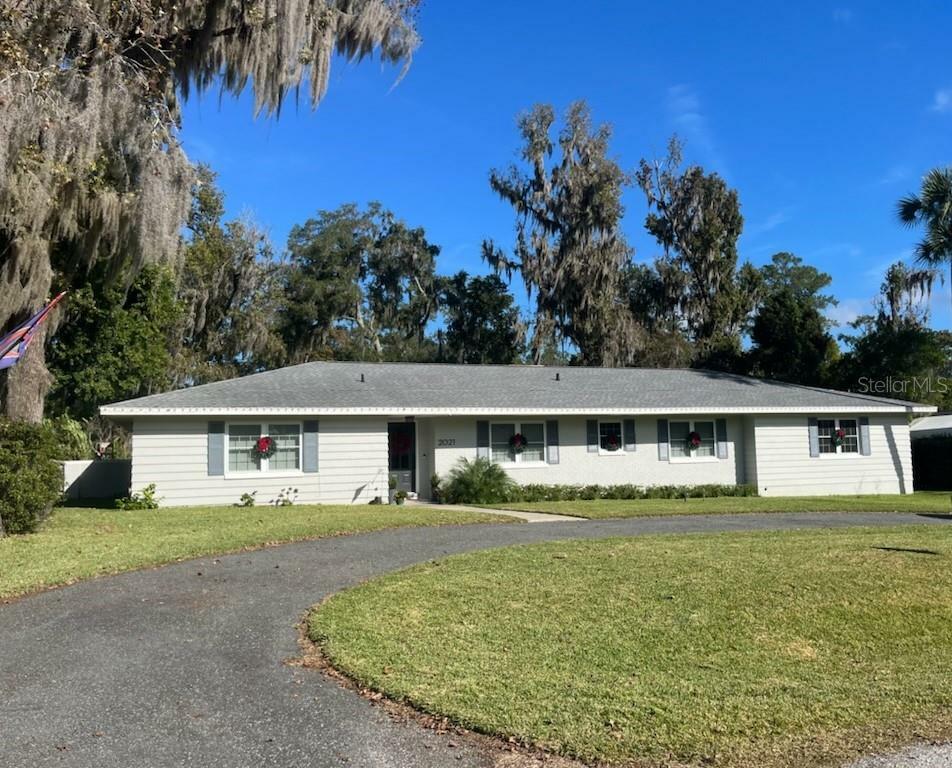 Property Photo:  2021 SE 16th Lane  FL 34471 