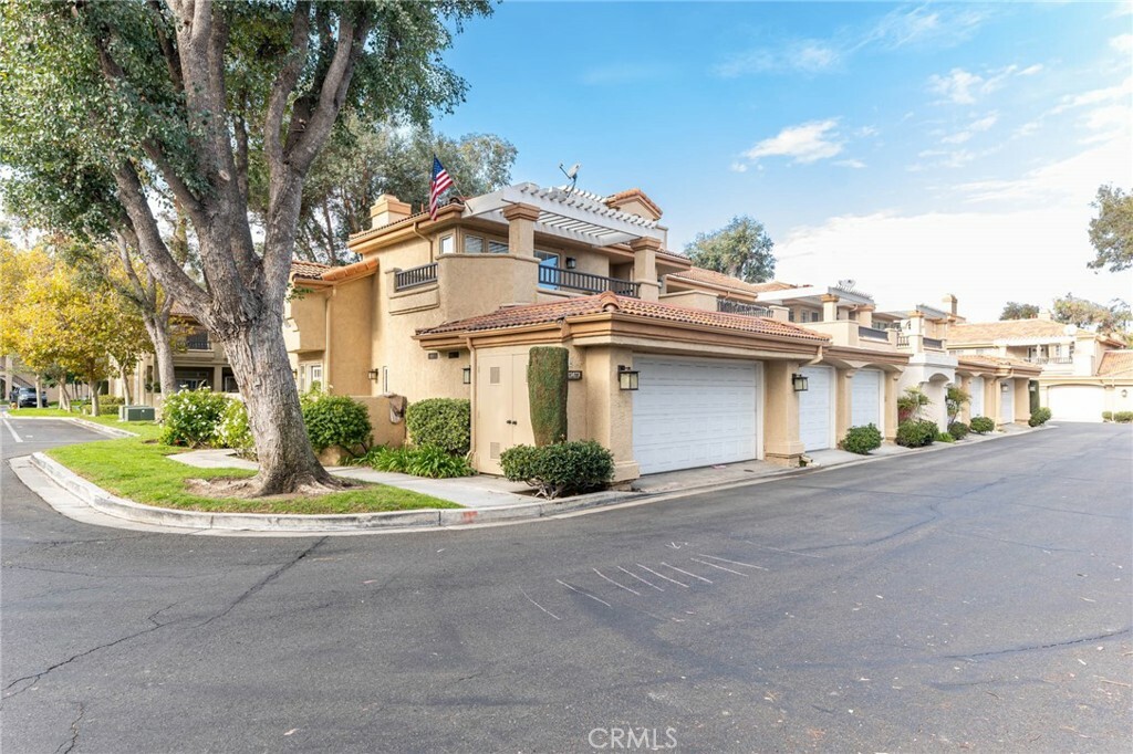 Property Photo:  25873 McBean Parkway 52  CA 91355 