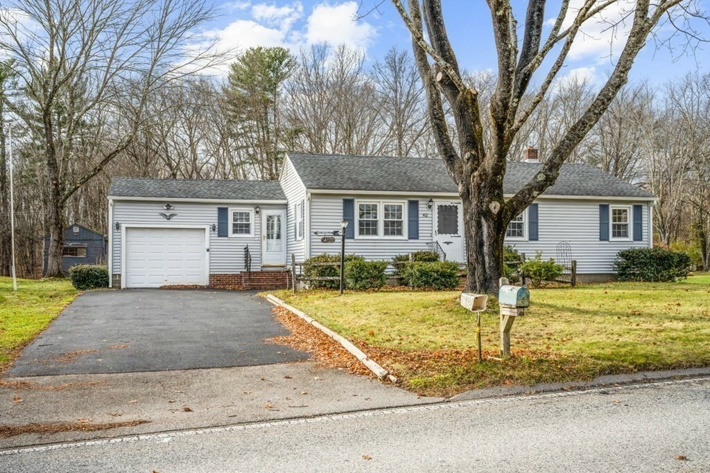 Property Photo:  412 Dresser Hill Rd  MA 01571 