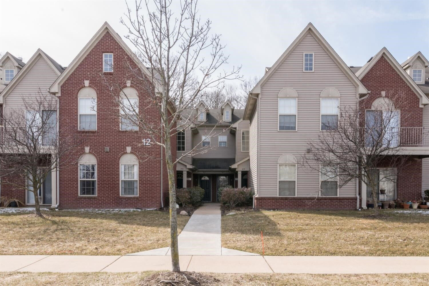 Property Photo:  823 Addington Lane  MI 48108 