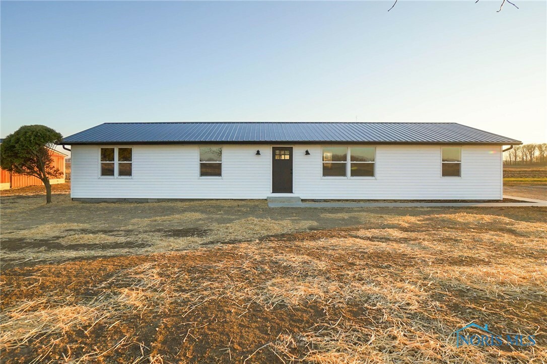 Property Photo:  17673 County Road 109  OH 44804 