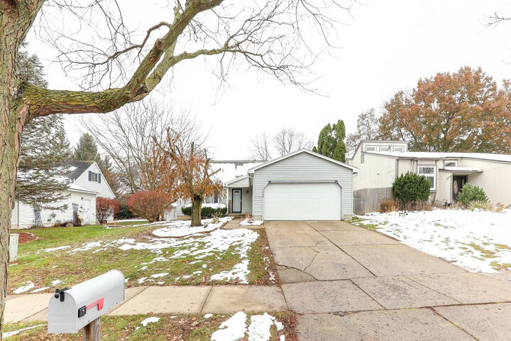 1860 Northbrook Drive  Ann Arbor MI 48103 photo