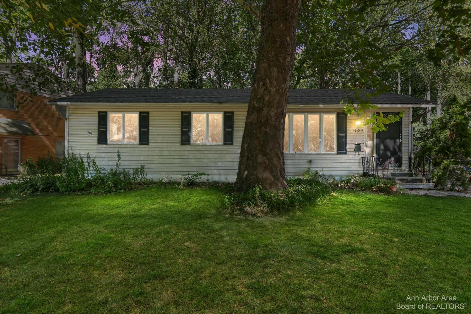 Property Photo:  1522 Miller Avenue  MI 48103 