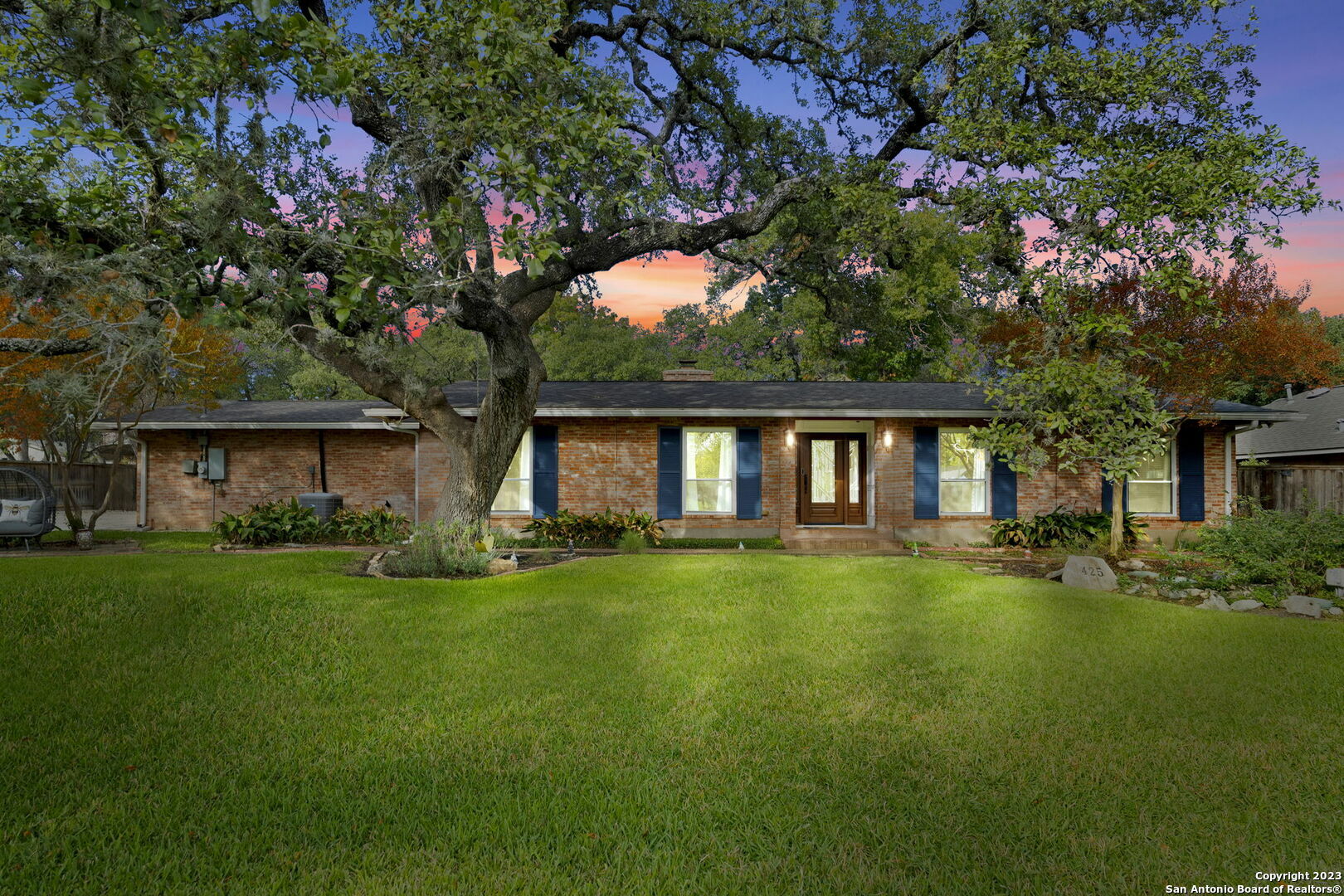 Property Photo:  425 Skyforest Dr  TX 78232 