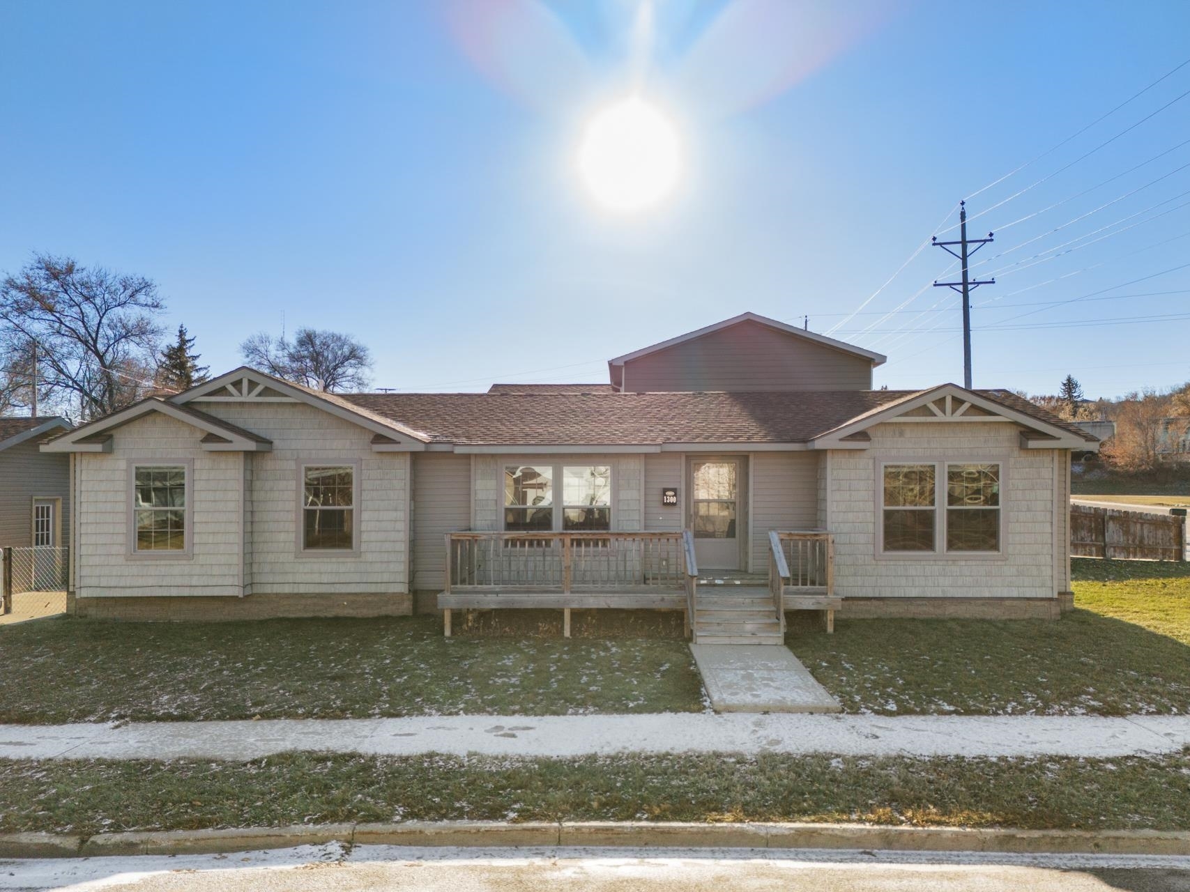 Property Photo:  1300 SE 6th Avenue  ND 58701 