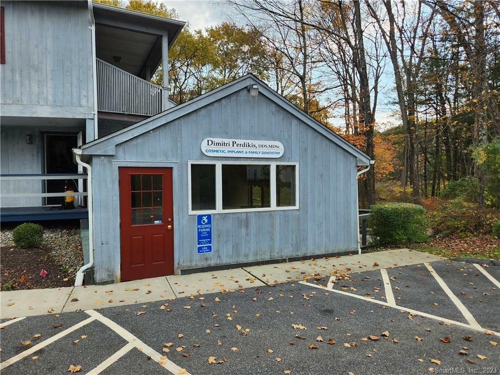 Property Photo:  268 Simpaug Turnpike Office  CT 06896 