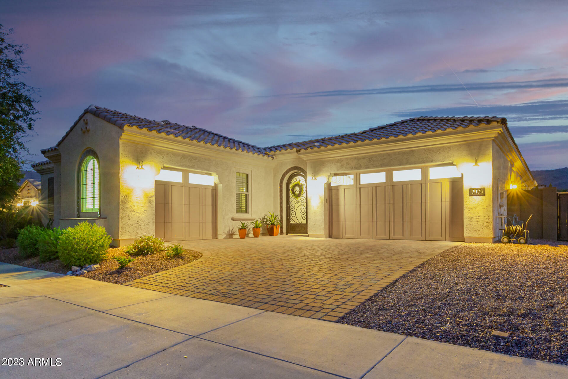 Property Photo:  2923 E Valencia Drive  AZ 85042 