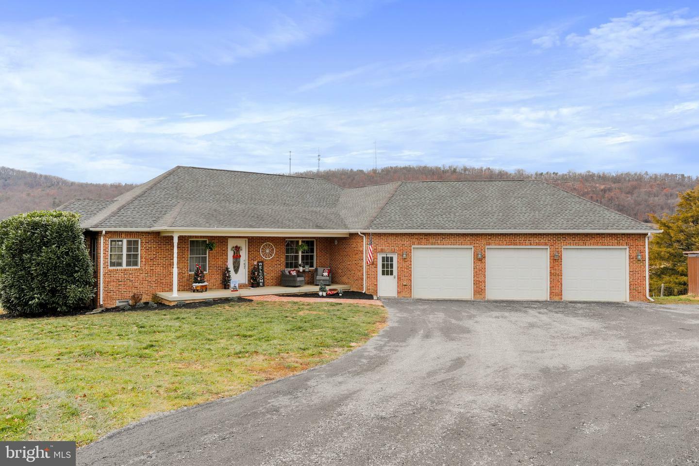 Property Photo: 1645 Cottontown Road VA 22657
