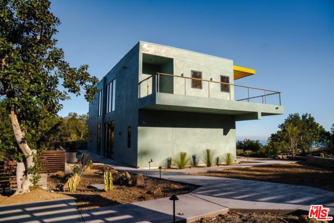 Property Photo:  27349   Old Chimney Rd  CA 90265 