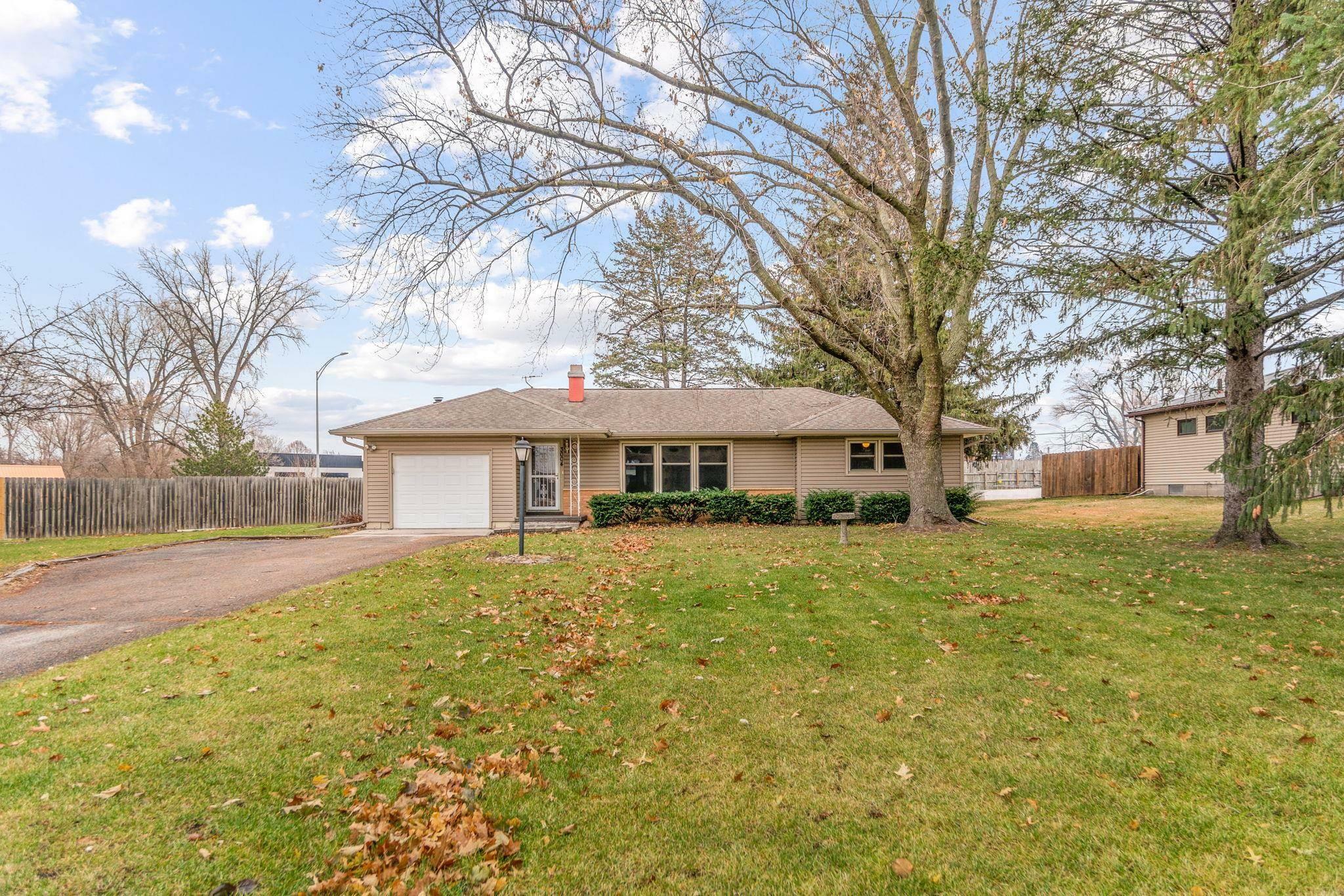 Property Photo:  3004 Hillcrest Drive  IA 50613 