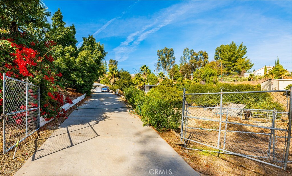 Property Photo:  24280 Conejo Drive  CA 92587 