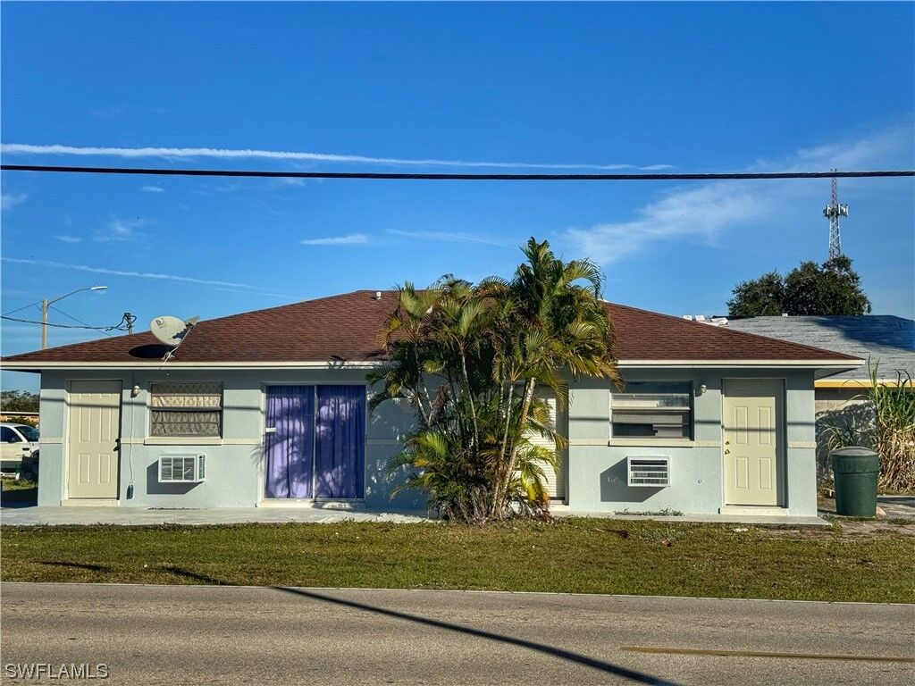 Property Photo:  2400 Franklin Street  FL 33901 