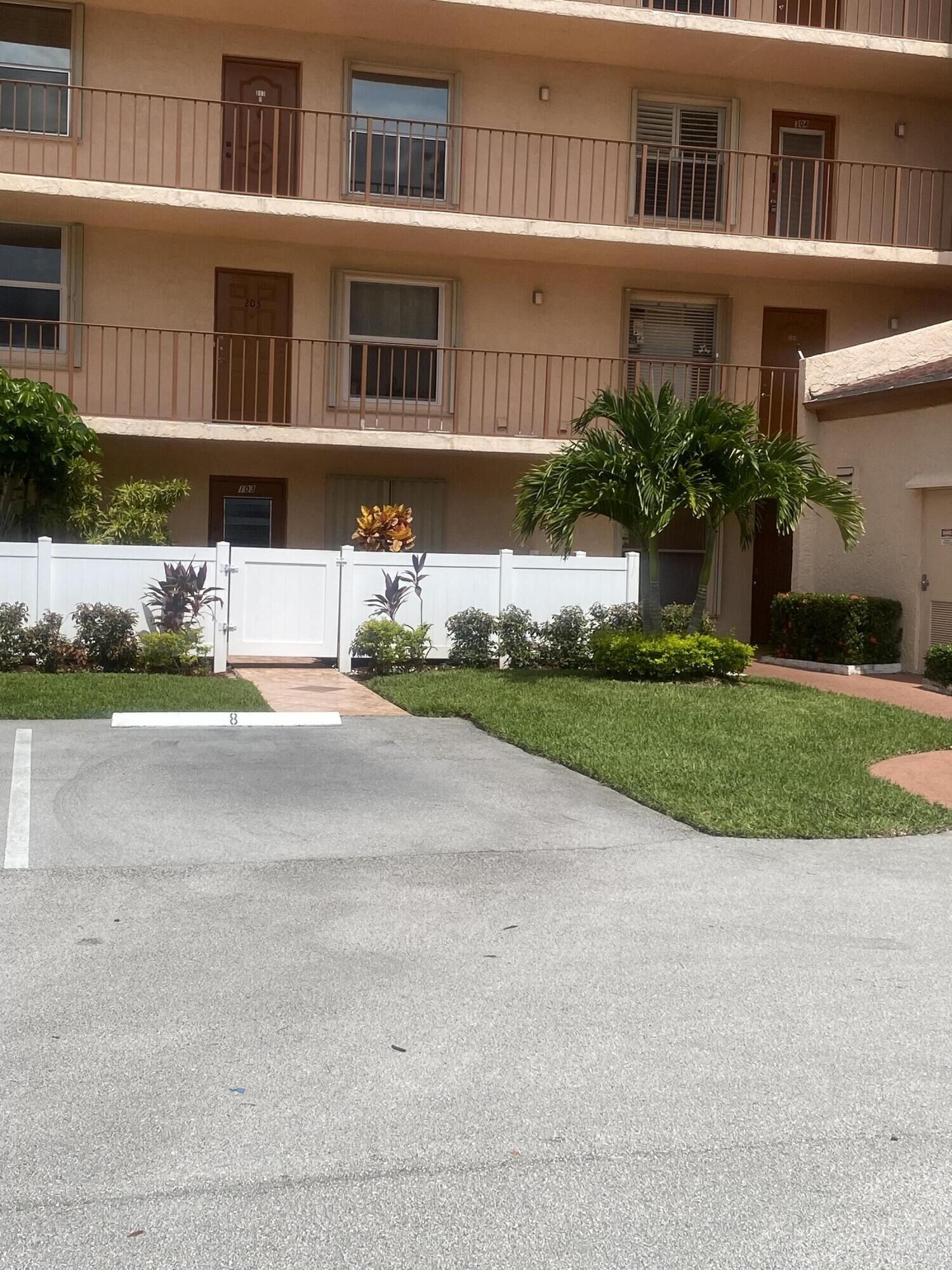 Property Photo:
