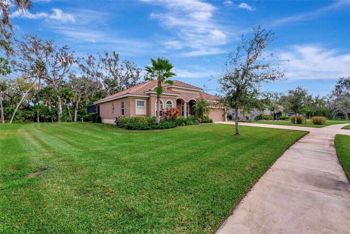 Property Photo:  5406 132nd Terrace E  FL 34219 