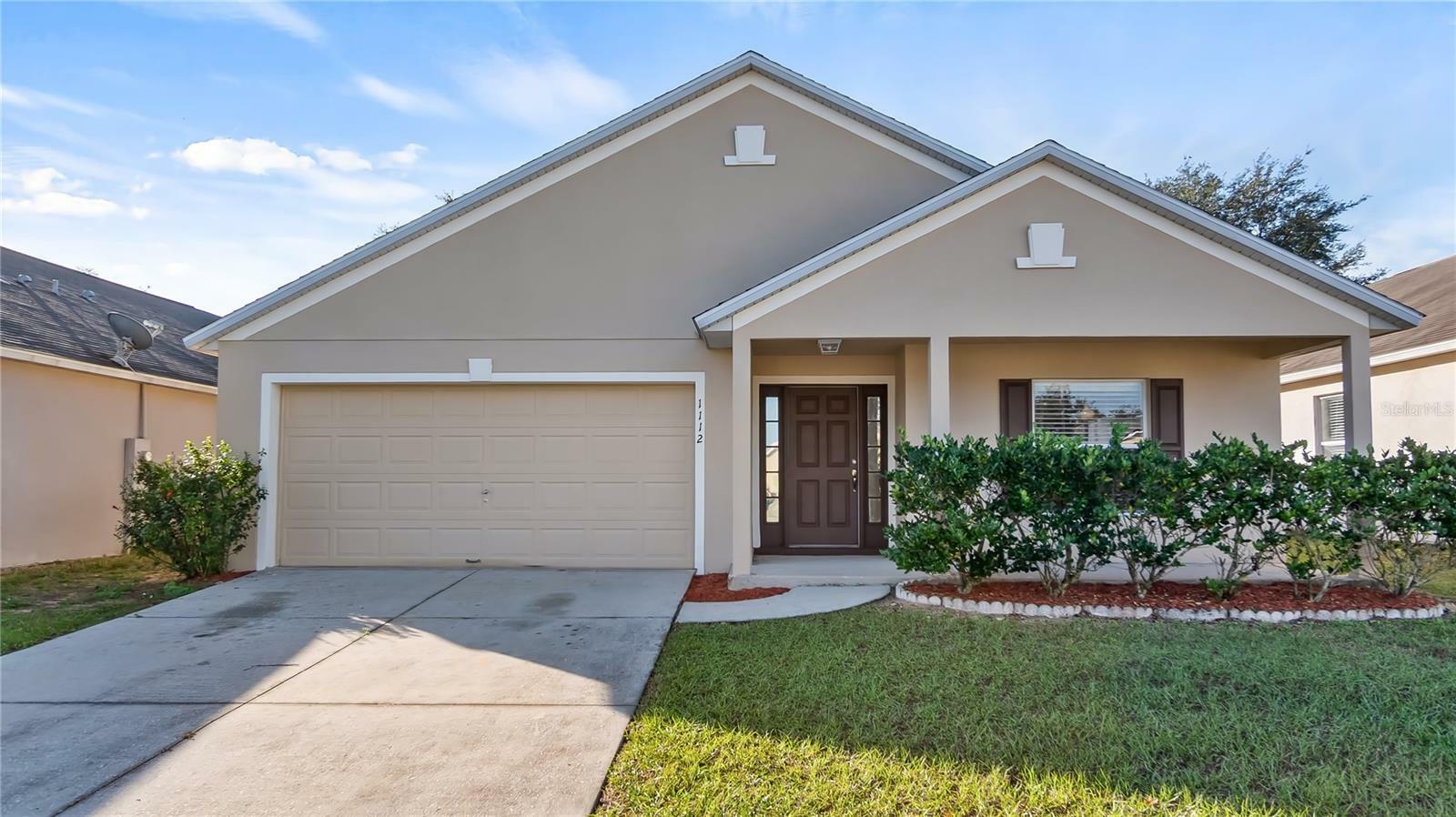 Property Photo:  1112 Bluegrass Drive  FL 34736 