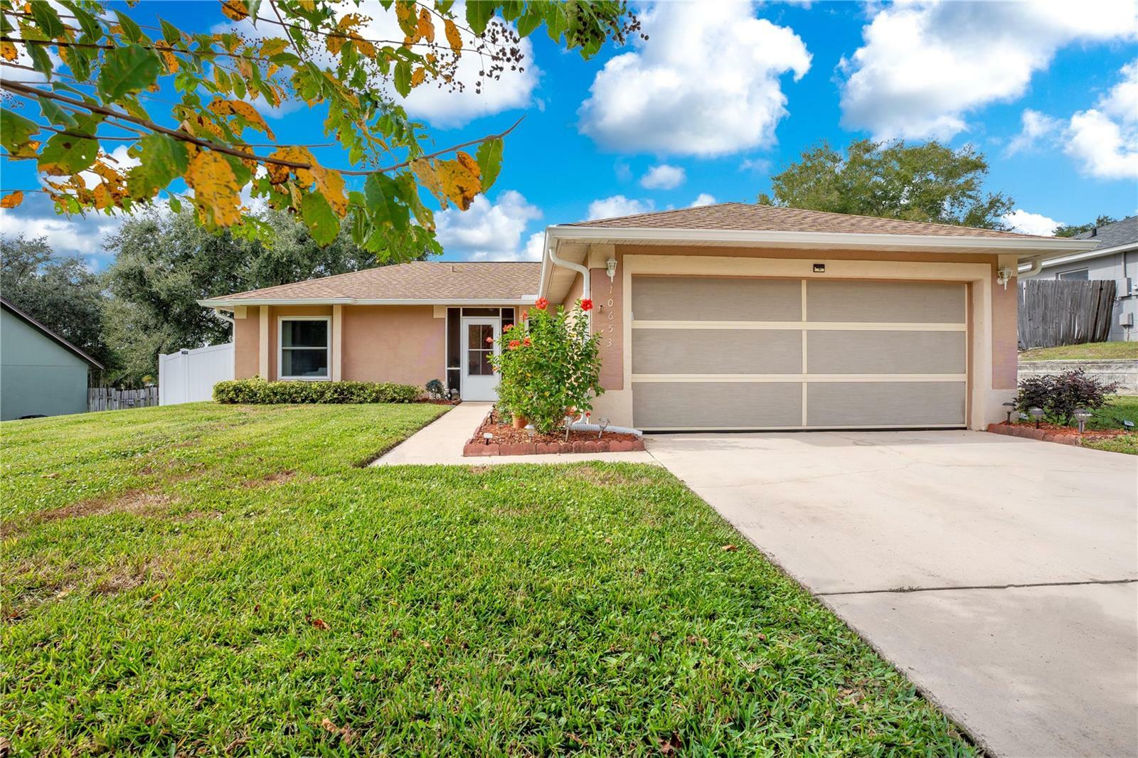 Property Photo:  10653 Lake Ralph Dr  FL 34711 