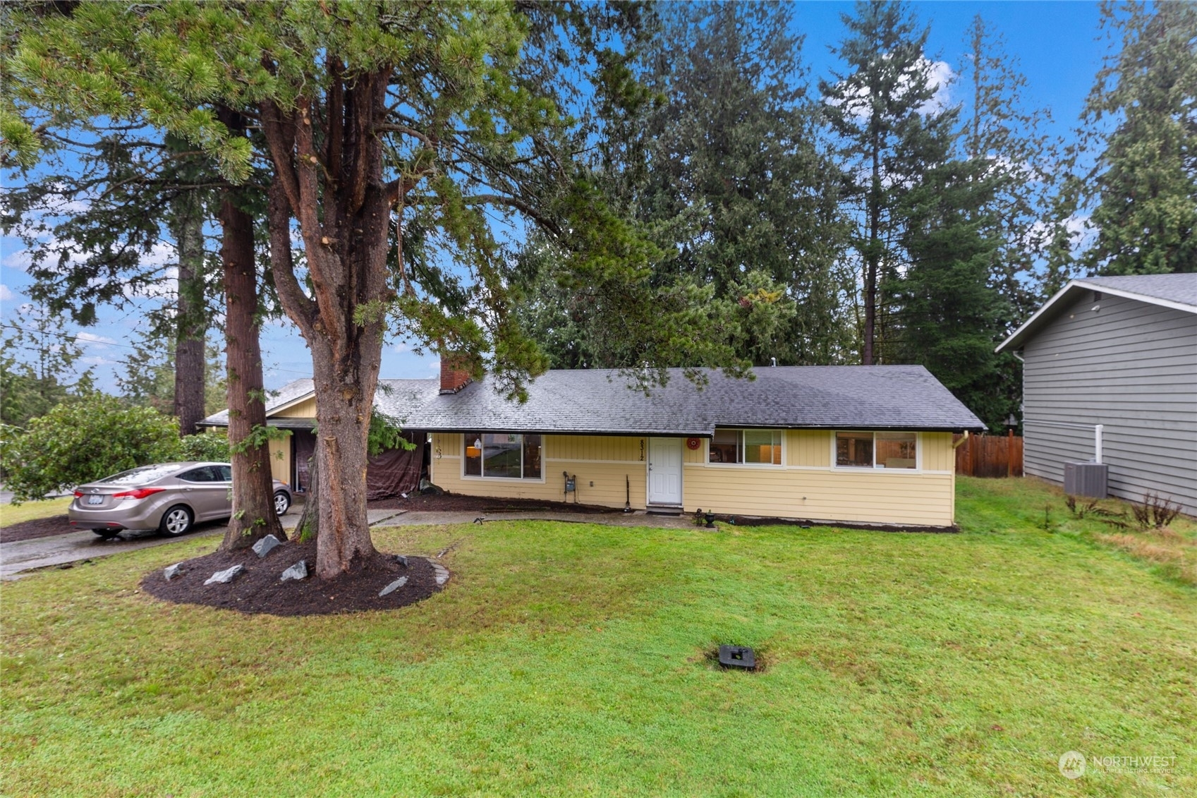 Property Photo:  8312 140th Avenue NE  WA 98052 