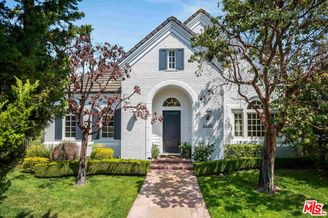 Property Photo: 1480 Cheviot Hills Ct CA 91361