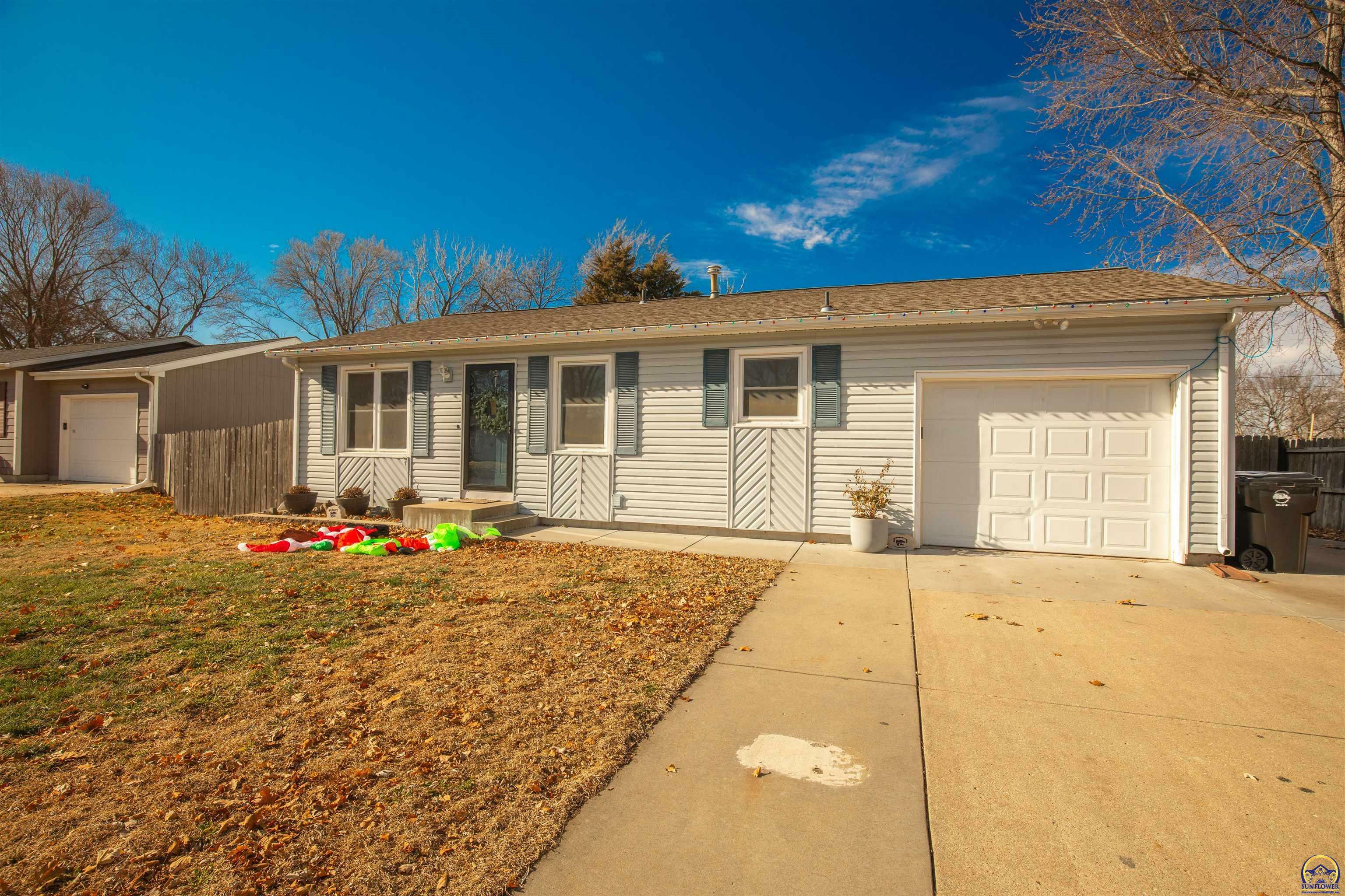 Property Photo:  413 S Madore St  KS 66539 