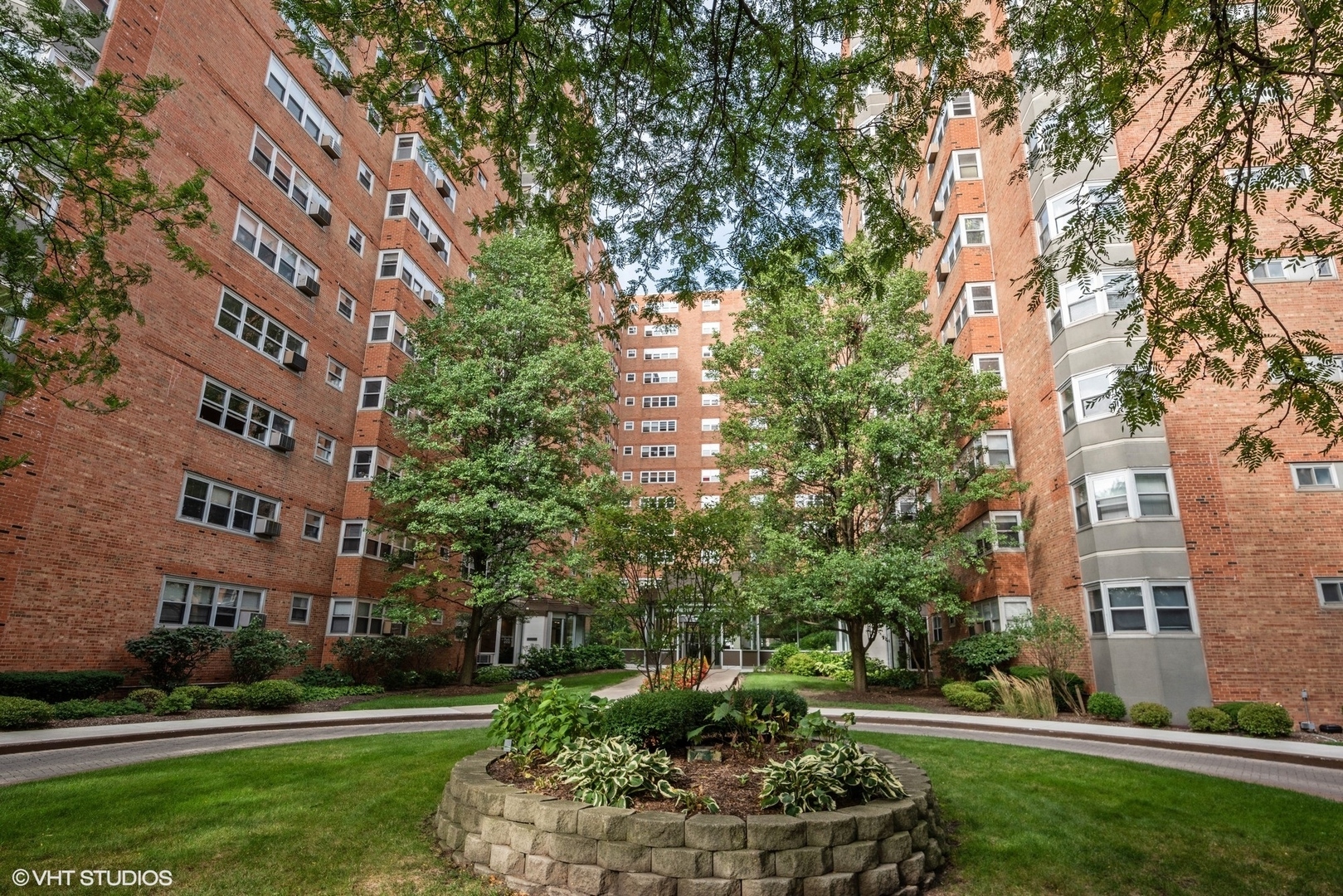 Property Photo:  4970 N Marine Drive 1225  IL 60640 