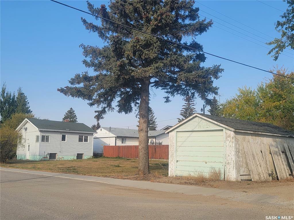 4901 Leader Street  Macklin SK S0L 2C0 photo