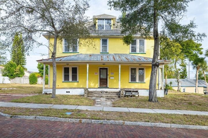 Property Photo:  553 Division Street  FL 34689 