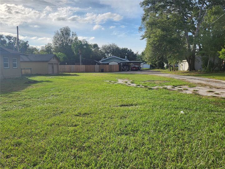 Property Photo: S Maple Avenue FL 32771