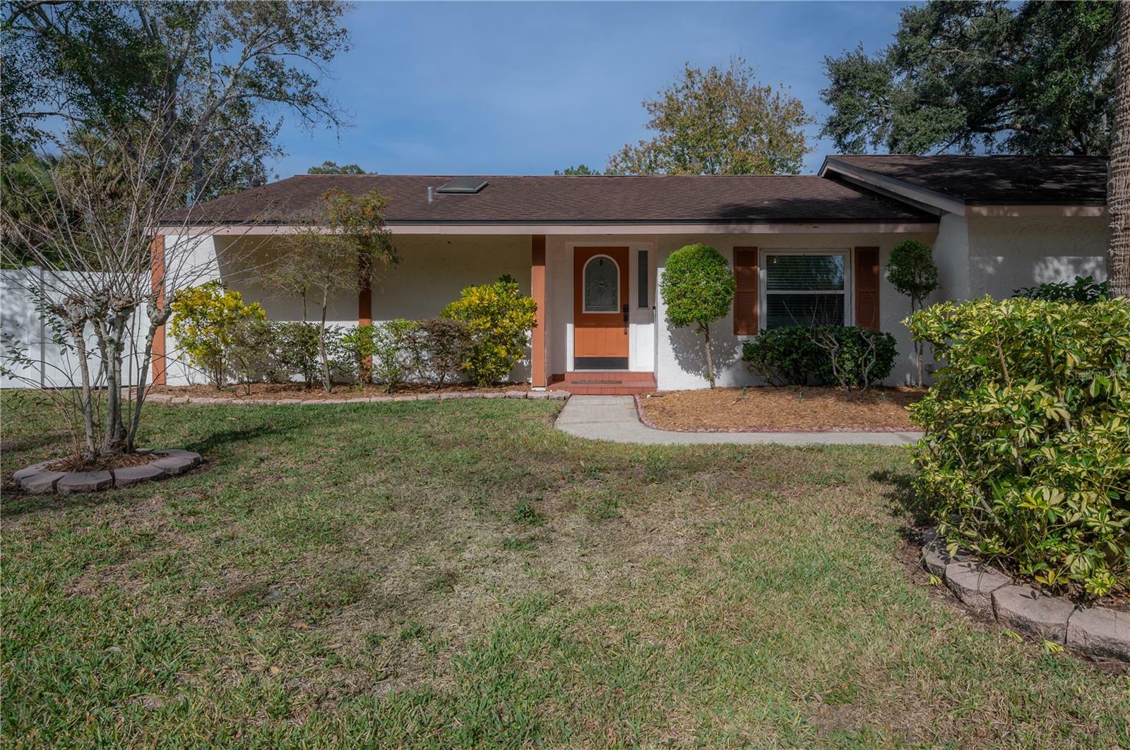 Property Photo:  4607 Farmhouse Drive  FL 33624 