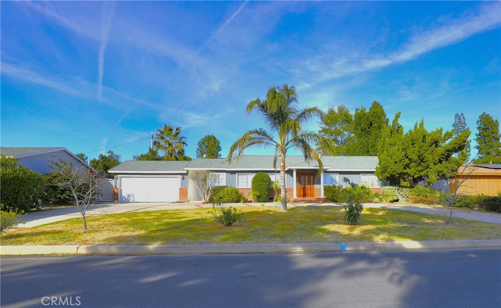 Property Photo: 17449 Donmetz Street CA 91344