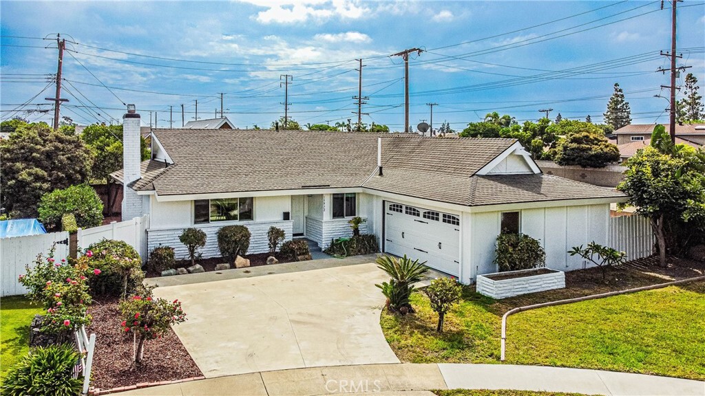 Property Photo: 15972 Wicklow Lane CA 92647