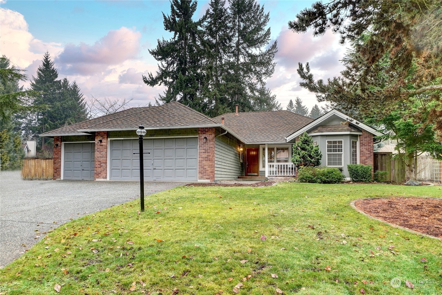 Property Photo: 17207 90 Avenue Ct E WA 98375