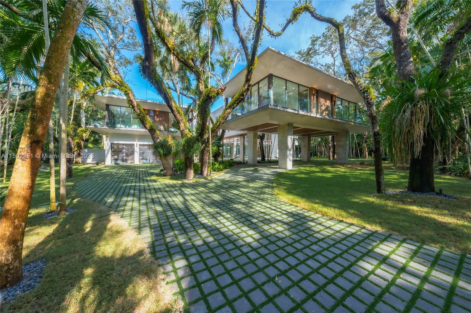 Property Photo: 5245 Oak Lane FL 33156