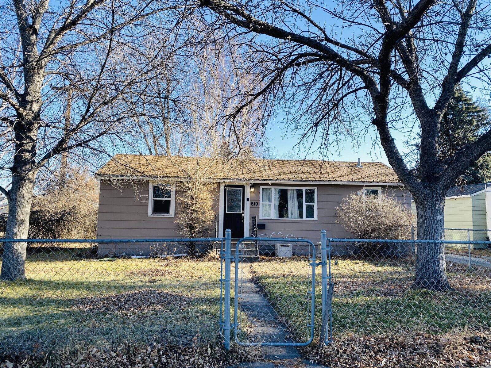 Property Photo:  619 S 12th St  SD 57401 