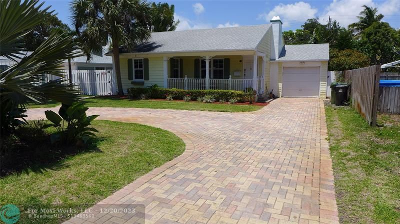 Property Photo: 405 NE 12th Ave FL 33301