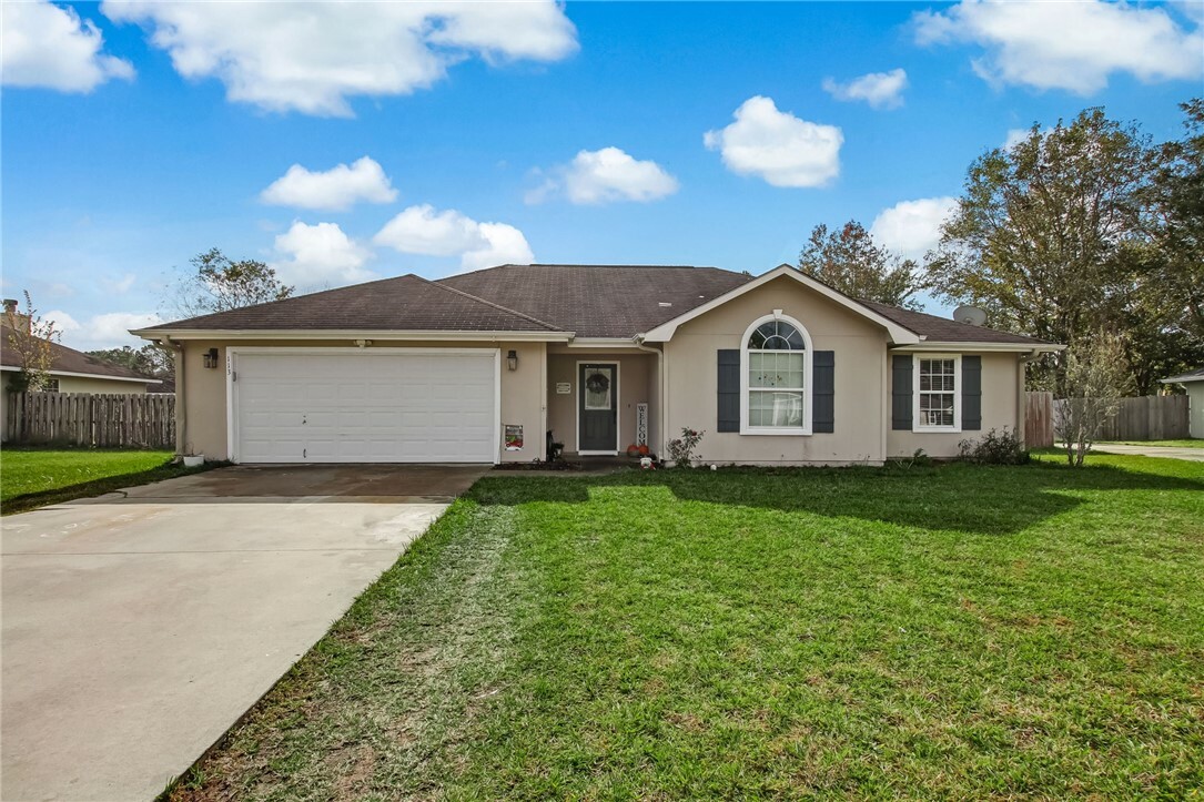 Property Photo: 113 Cypress Bend GA 31548
