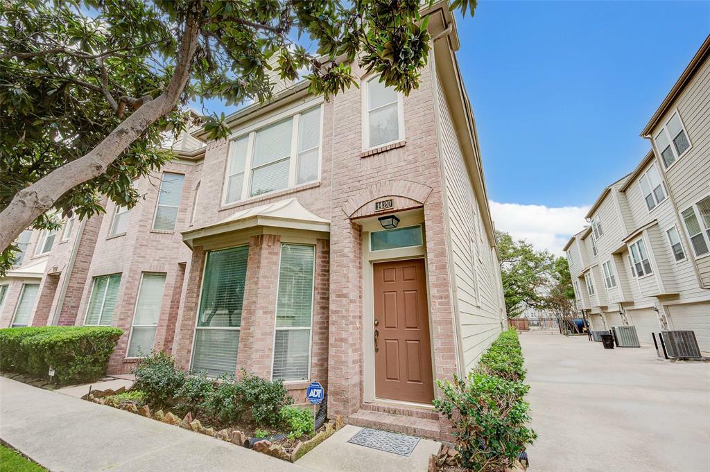 Property Photo:  1420 Tuam Street  TX 77004 