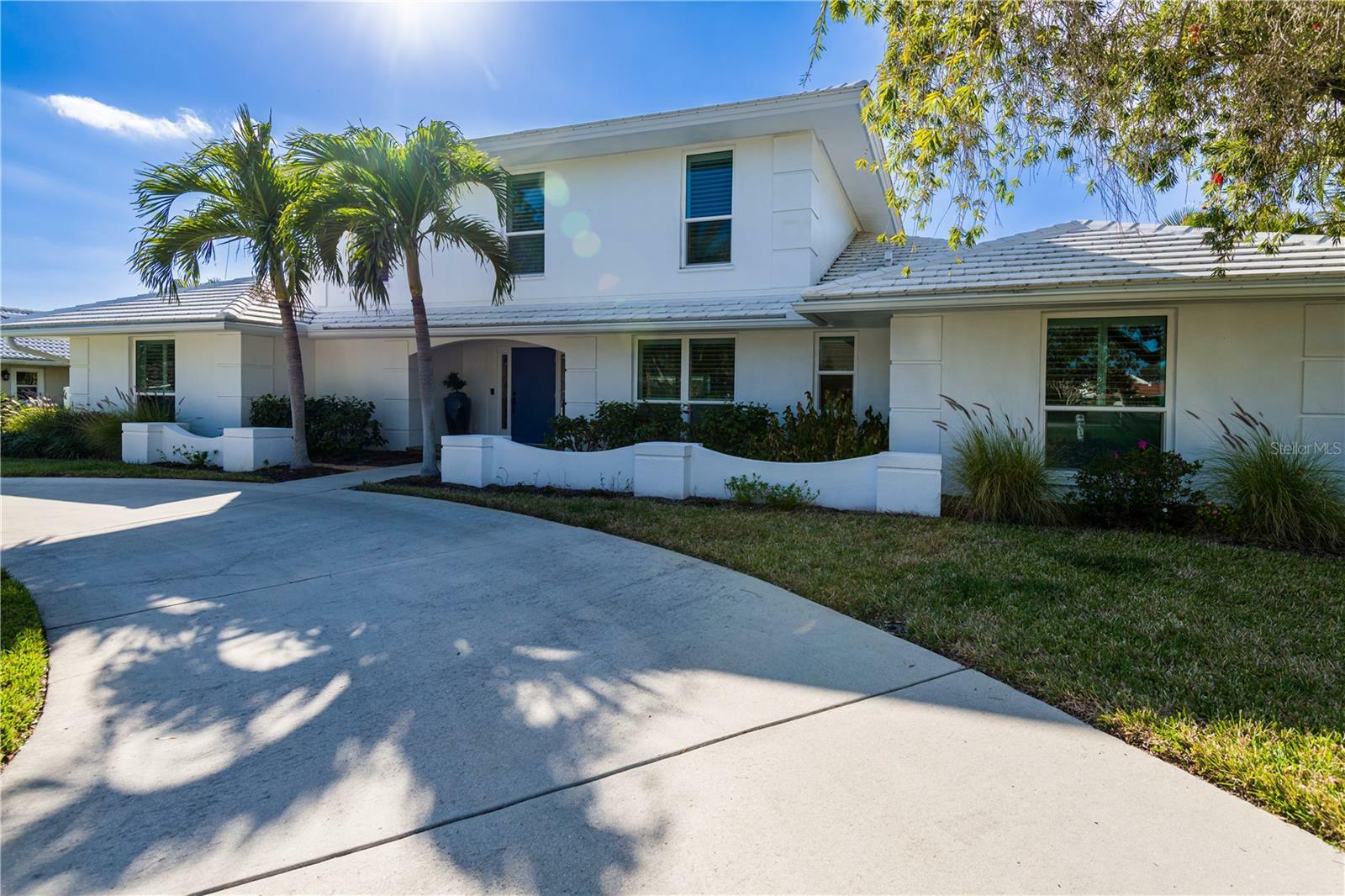 Property Photo:  1216 Flying Bridge Lane  FL 34229 