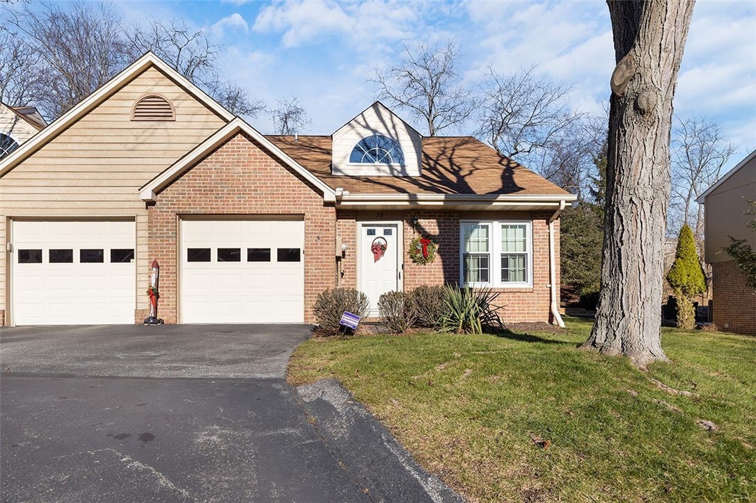 Property Photo: 50 Hennig Dr PA 15236