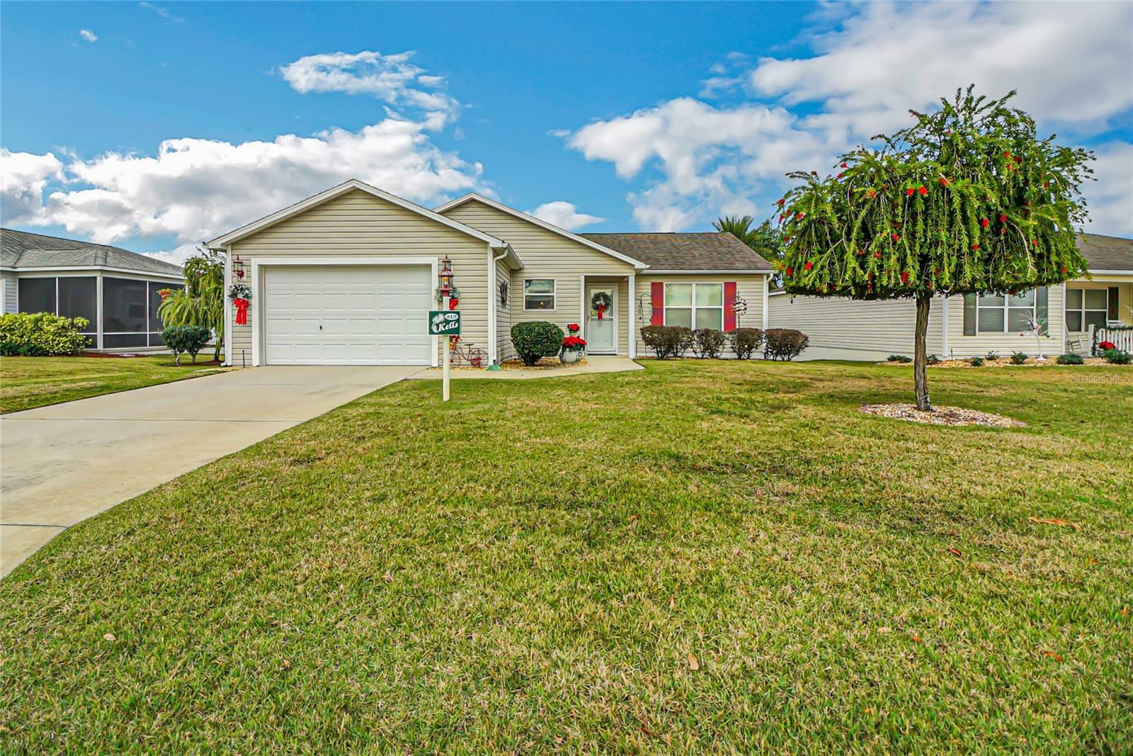 Property Photo:  819 Bartlet Lane  FL 32162 