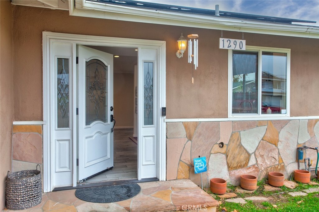 Property Photo:  1290 Sawyer Avenue  CA 93065 