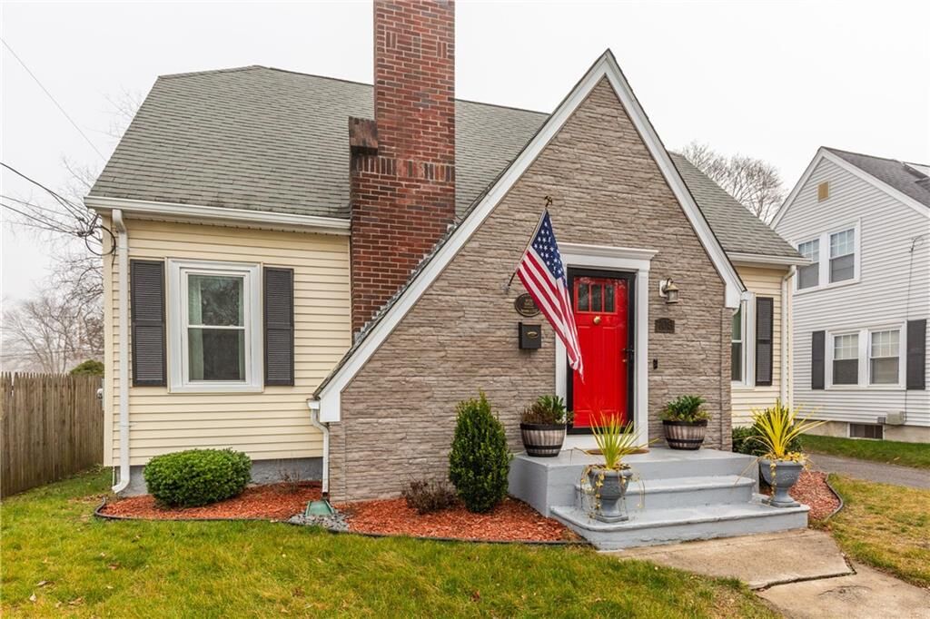 Property Photo:  708 Willett Avenue  RI 02915 