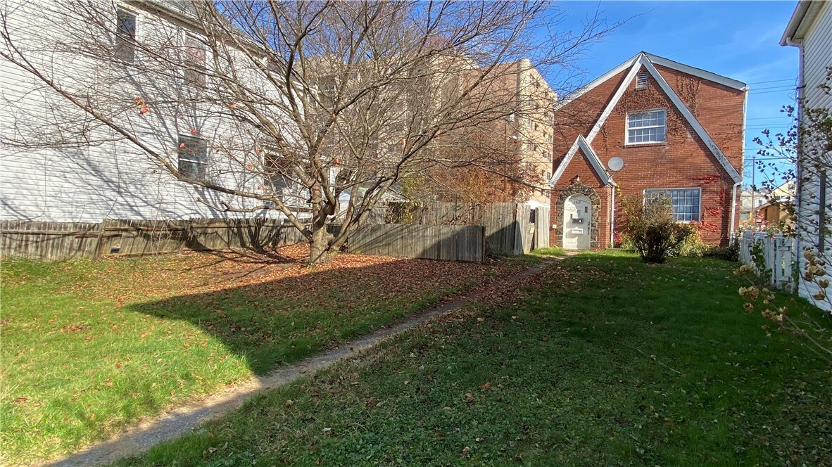 Property Photo:  1512 5th Ave  PA 15068 