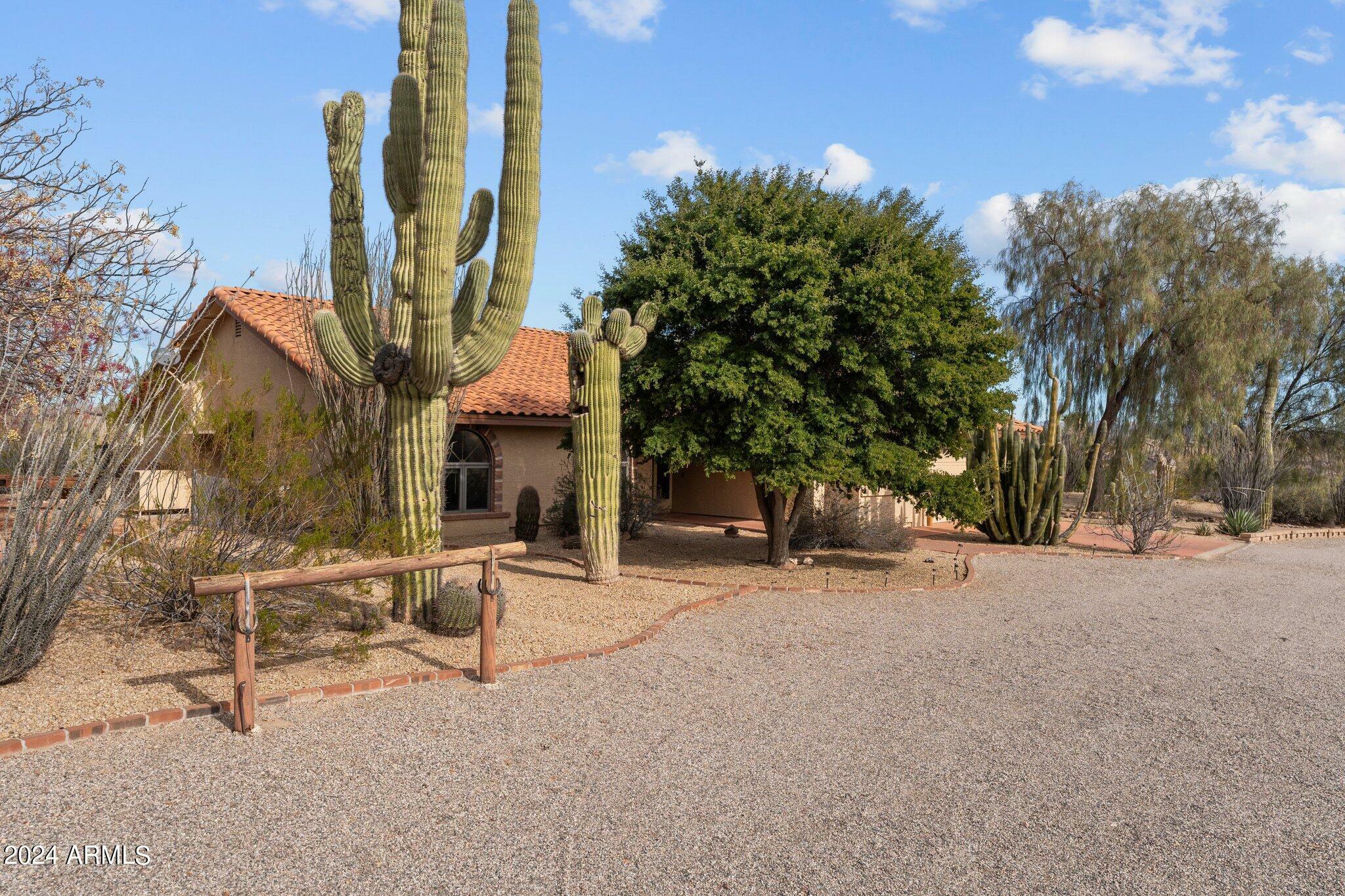 Property Photo:  1050 S Camino De Alegre --  AZ 85390 