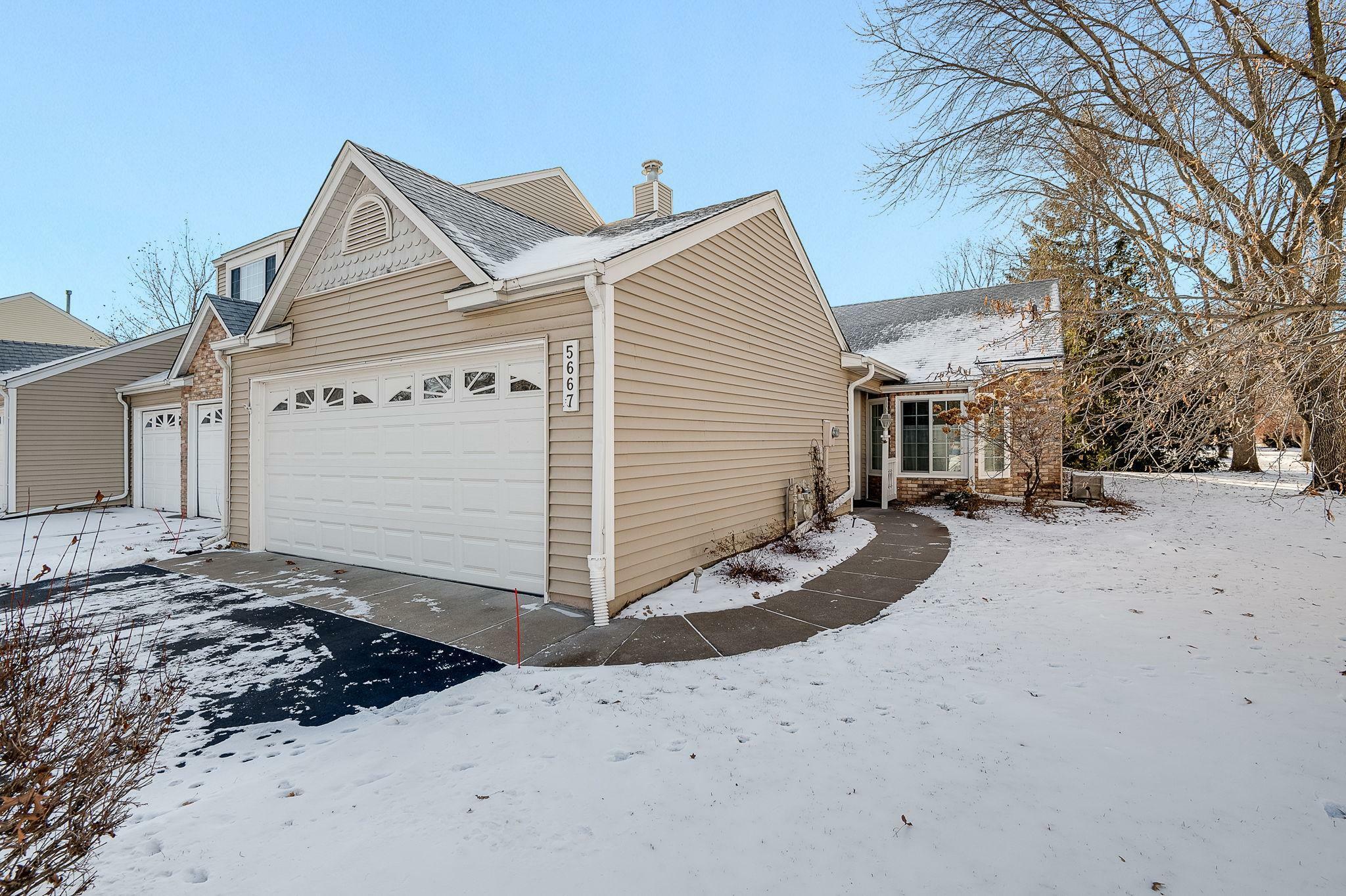 5667 Donegal Court  Shoreview MN 55126 photo