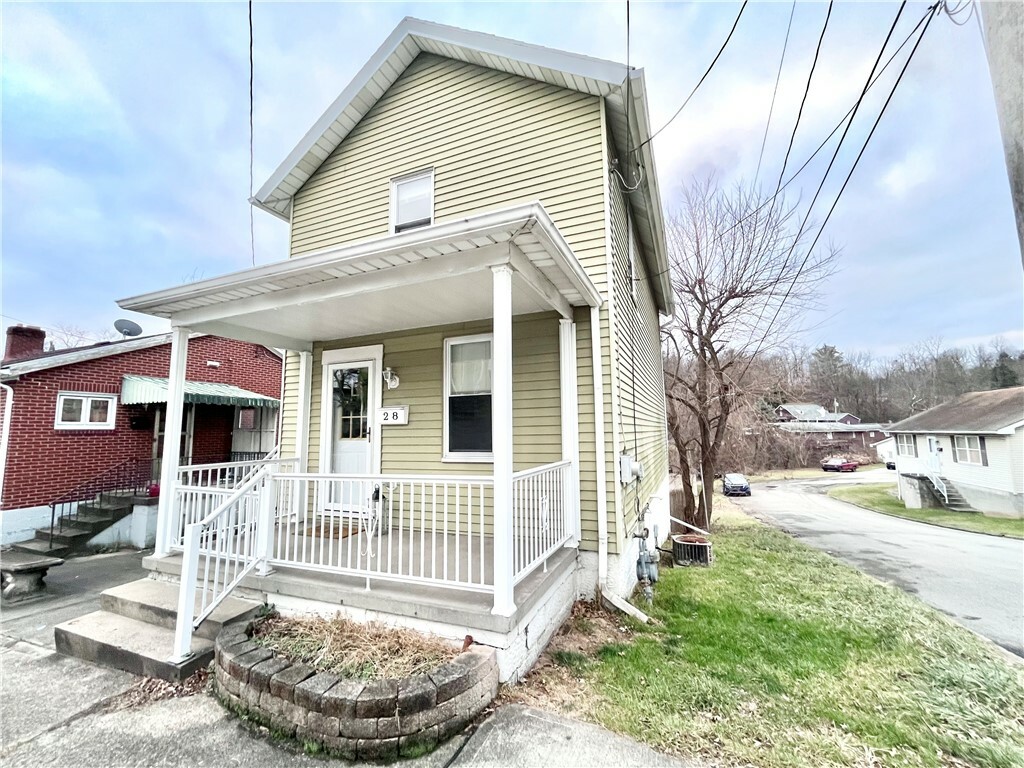 Property Photo:  28 Jackson St  PA 15601 