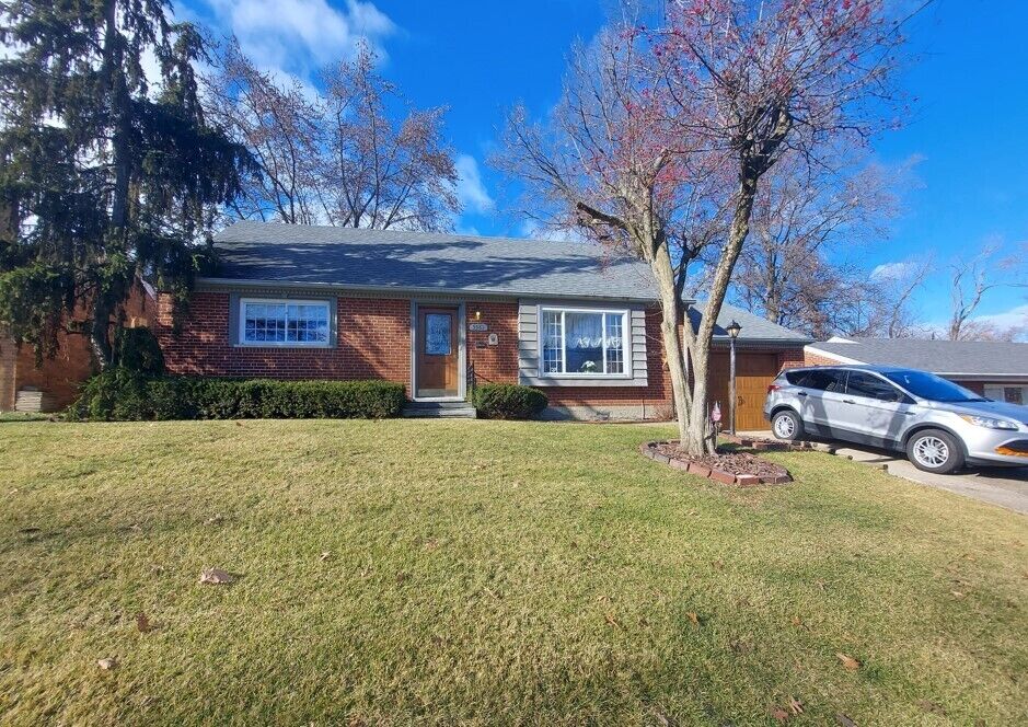 Property Photo: 5583 Sunnywoods Lane OH 45239