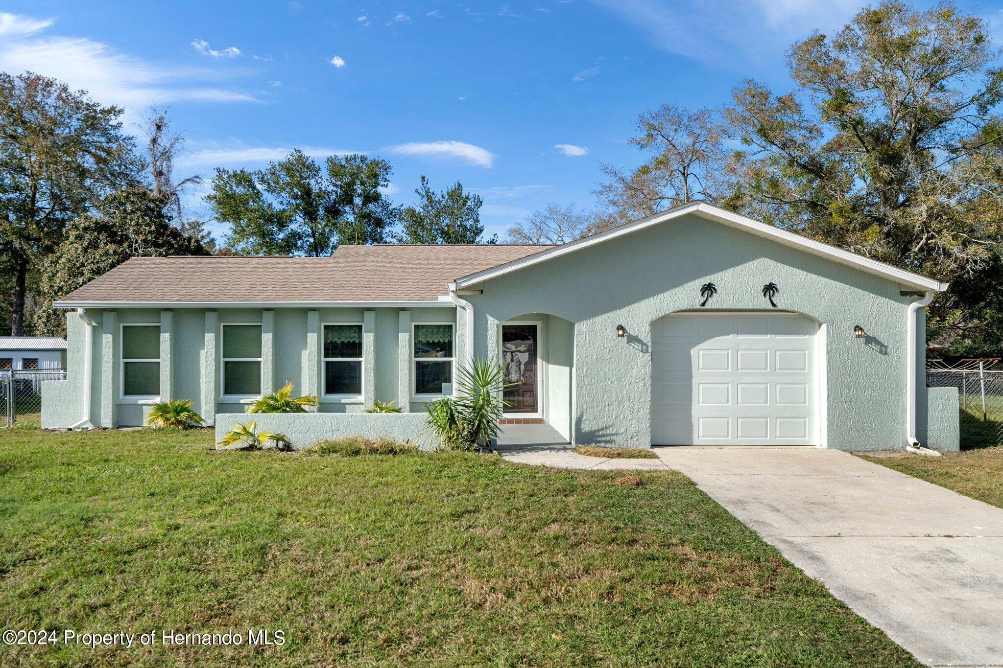 Property Photo: 2247 Danforth Road FL 34608