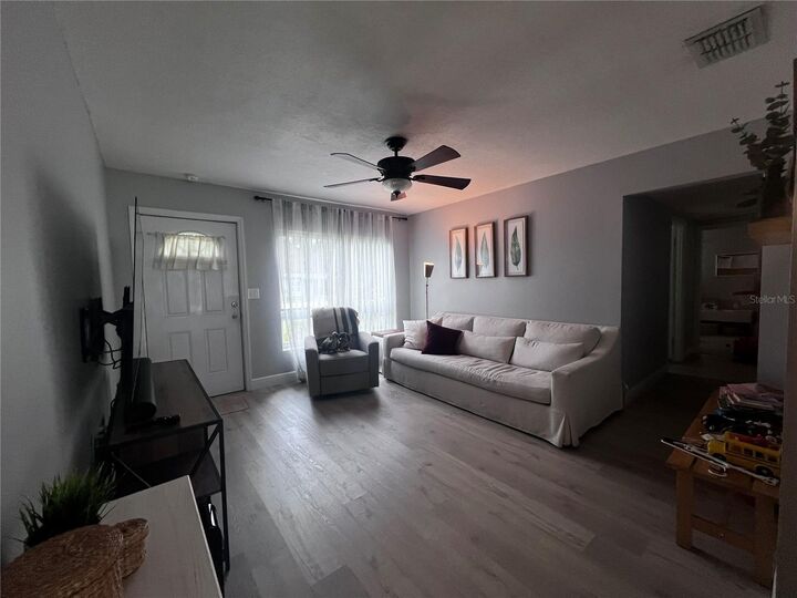Property Photo: 14500 Sussex Drive FL 32826